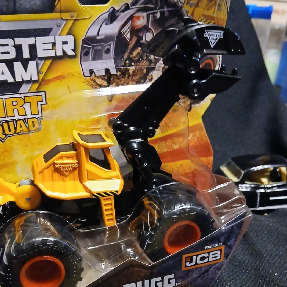 Monster Jam Dirt Squad Dugg Vehicle - Black and Orange